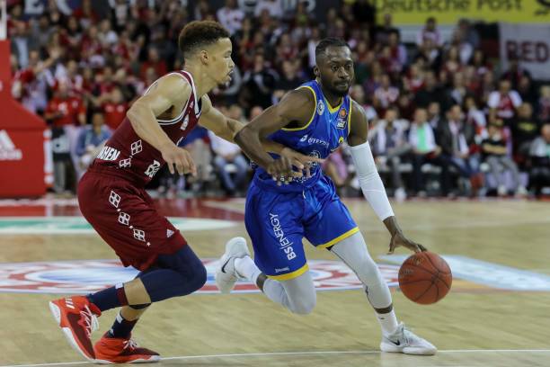 在此基础上 在此基础上